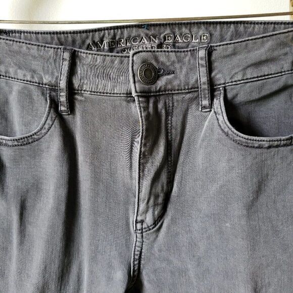 WORN ONCE AMERICAN EAGLE GREY HI RISE JEANS SZ 8 - Picture 4 of 9